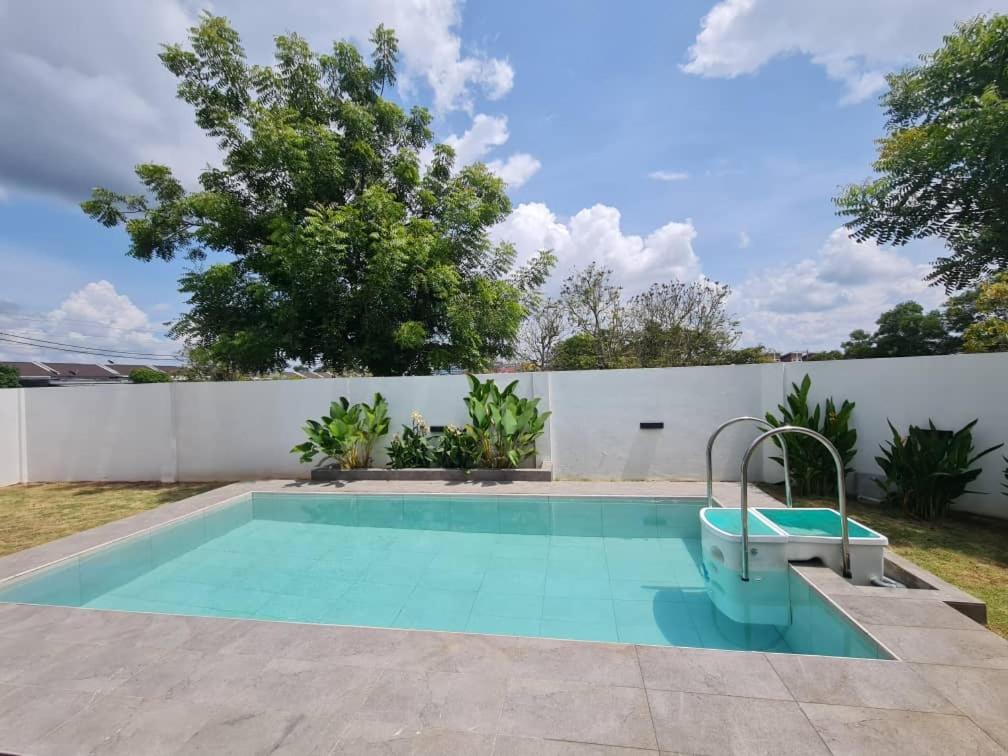 The Oasis With Private Pool *